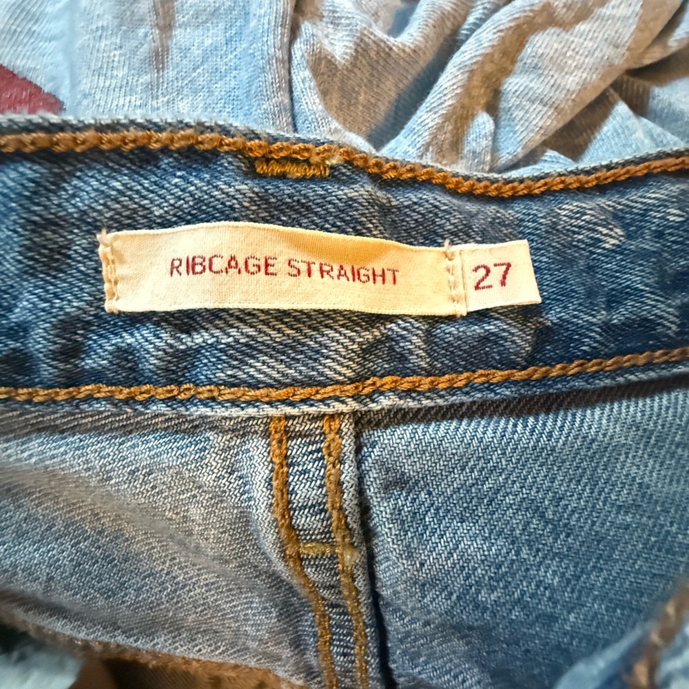 Levi's Women's High Rise Jeans - Classic Blue - Picture 3 of 6